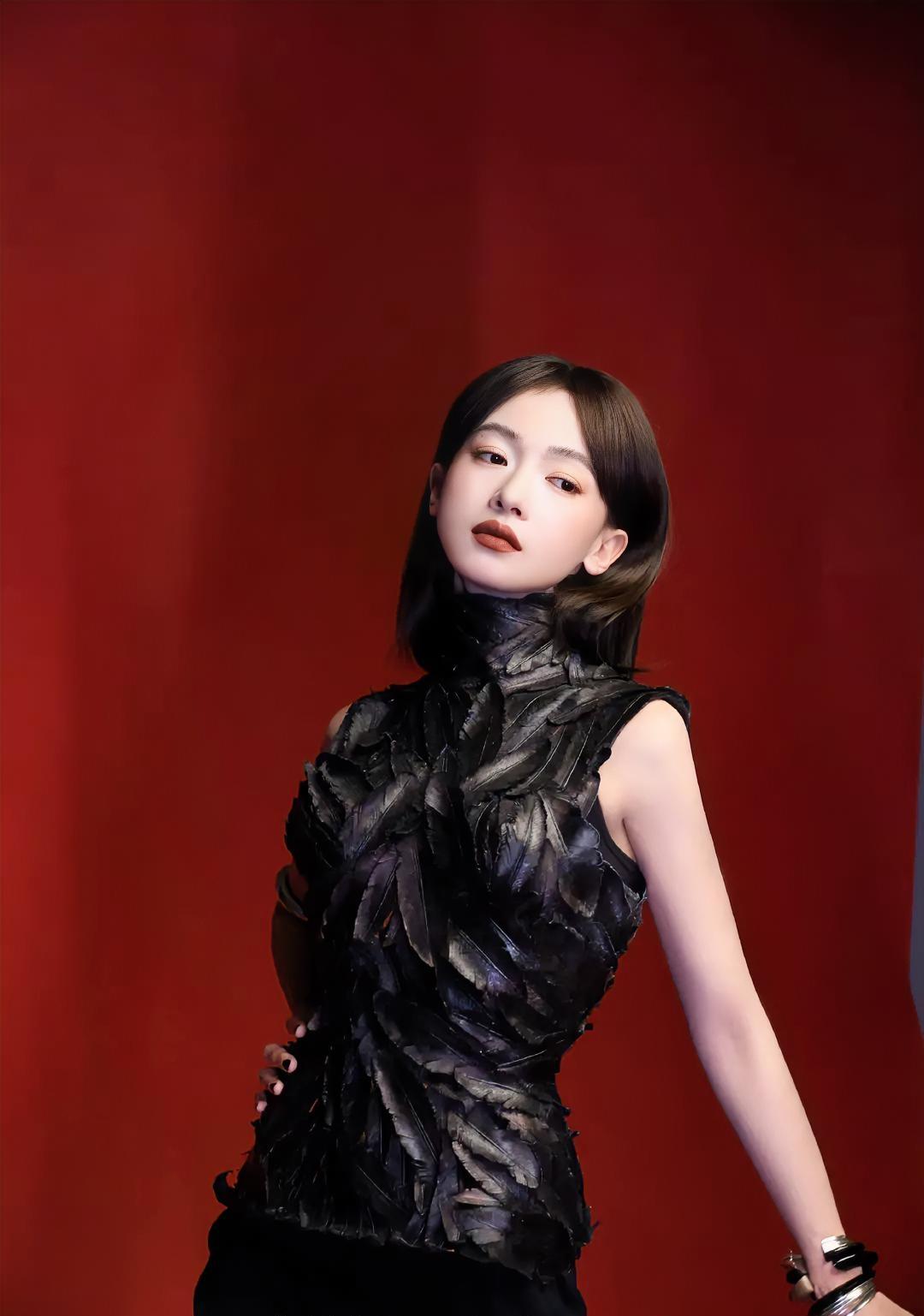 吴谨言
小郁金香🌷