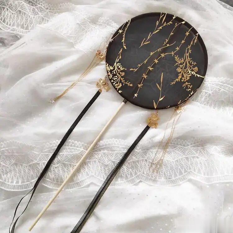 上一期心理测试的答案出来啦！感兴趣的亲们来看看你在感情中的困境是什么吧！A选项：
