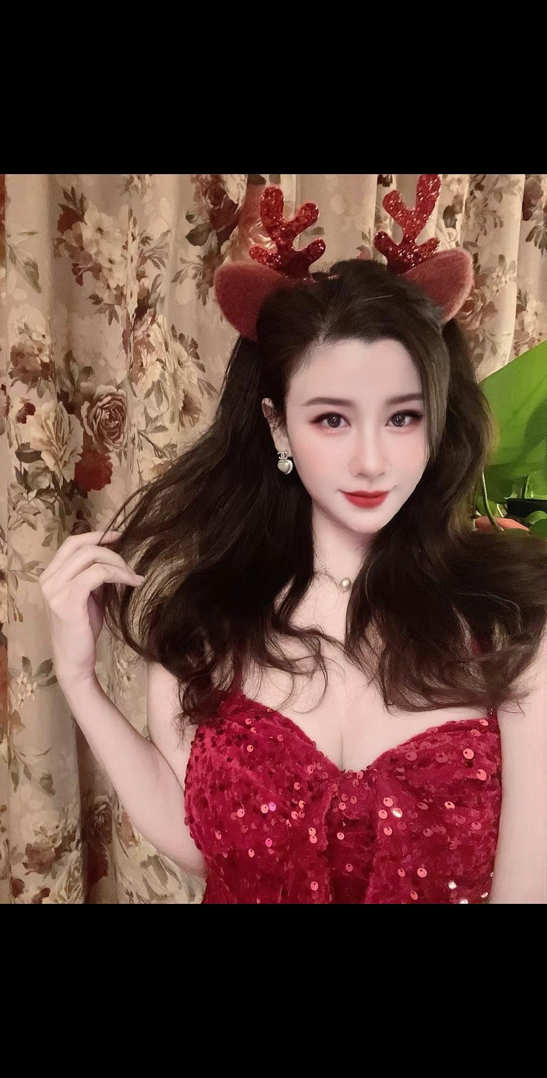 亲爱的圣诞老人🎄 我承认我今年过得些许颓废， 依然在拖延，贪图享乐...