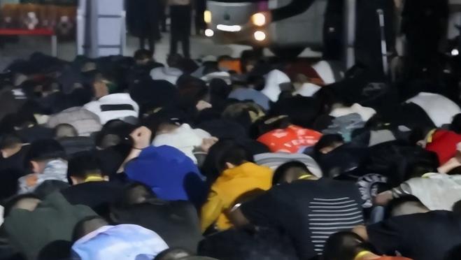 豪车大楼的迪拜，背后竟藏着电诈“办公室”？中美阿联手一锅端，9个窝点拔掉，276