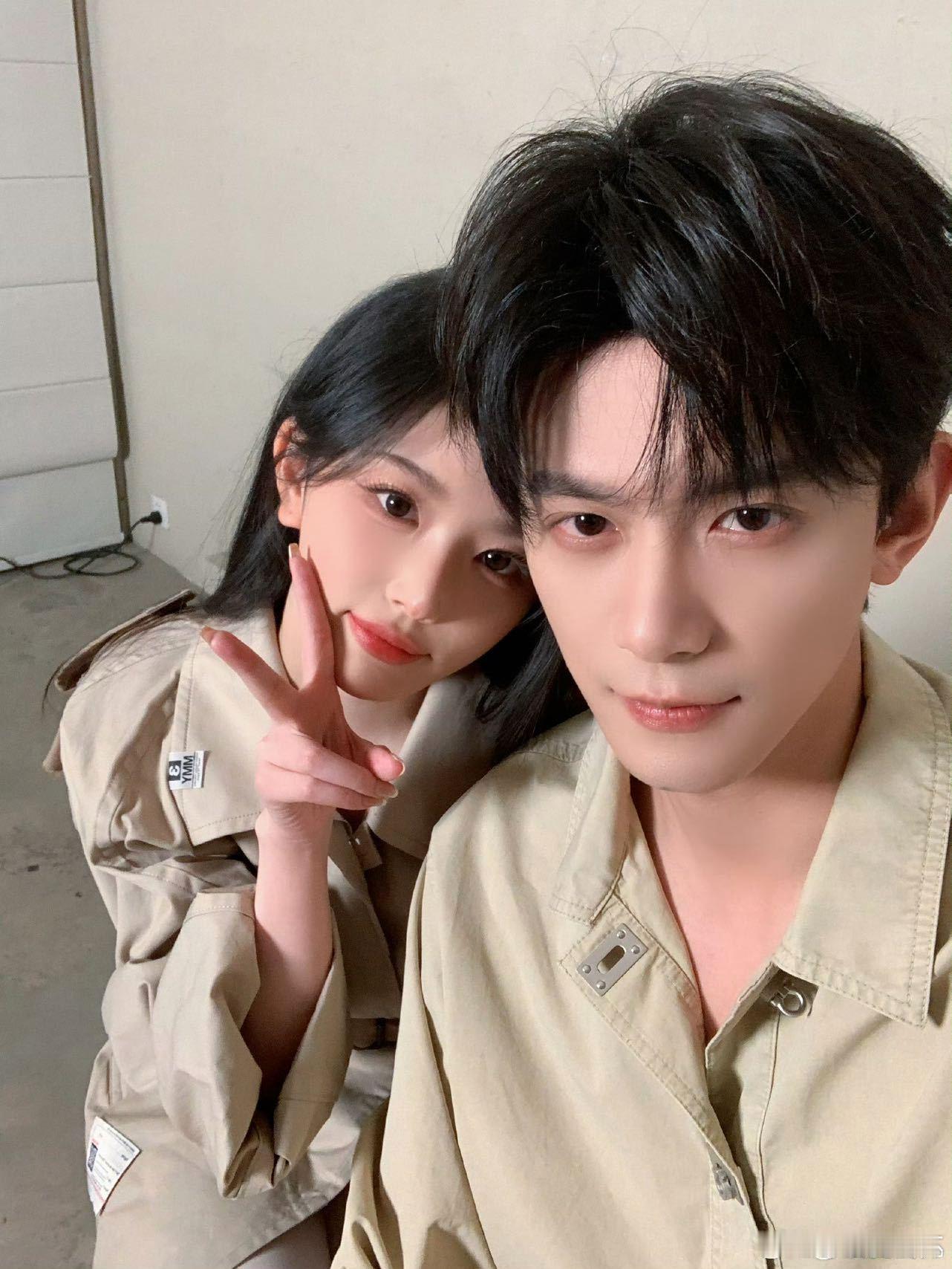 你好星期六这期是孔雪儿邓凯孔雪儿邓凯好六错位吻 啊啊啊孔雪儿邓凯错位吻来了，托脸