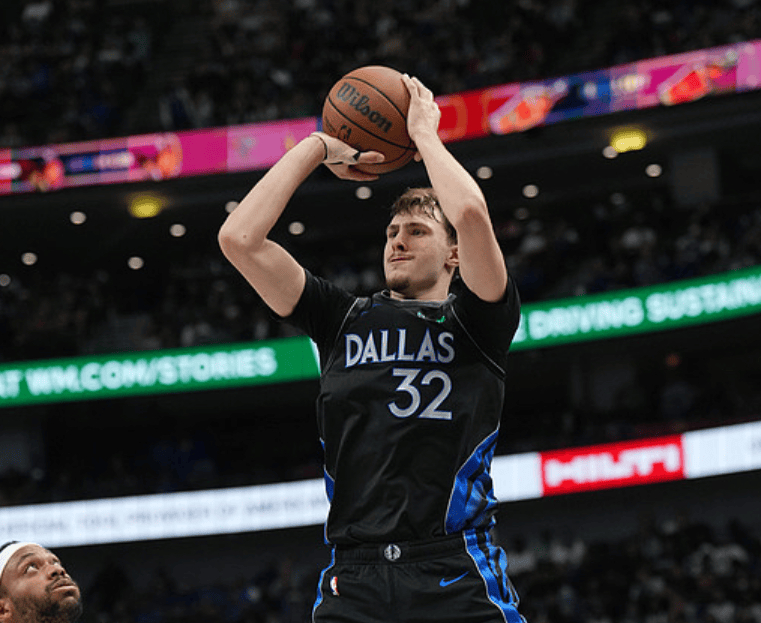 NBA那点事本赛季新秀单场得分纪录top6中，状元库珀-弗拉格占3席，具体如下：