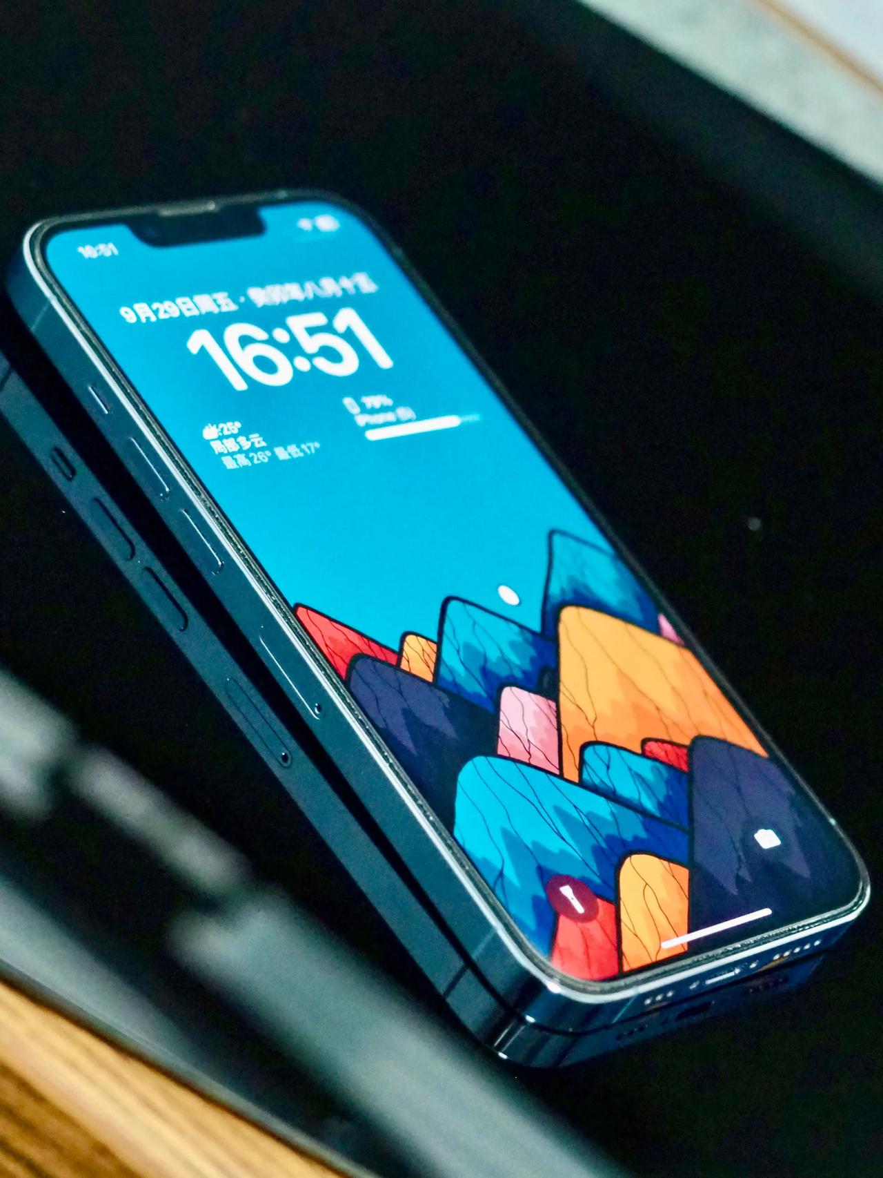 iPhone 13 Pro真的老了。

换下来的iPhone 13 Pro，突然