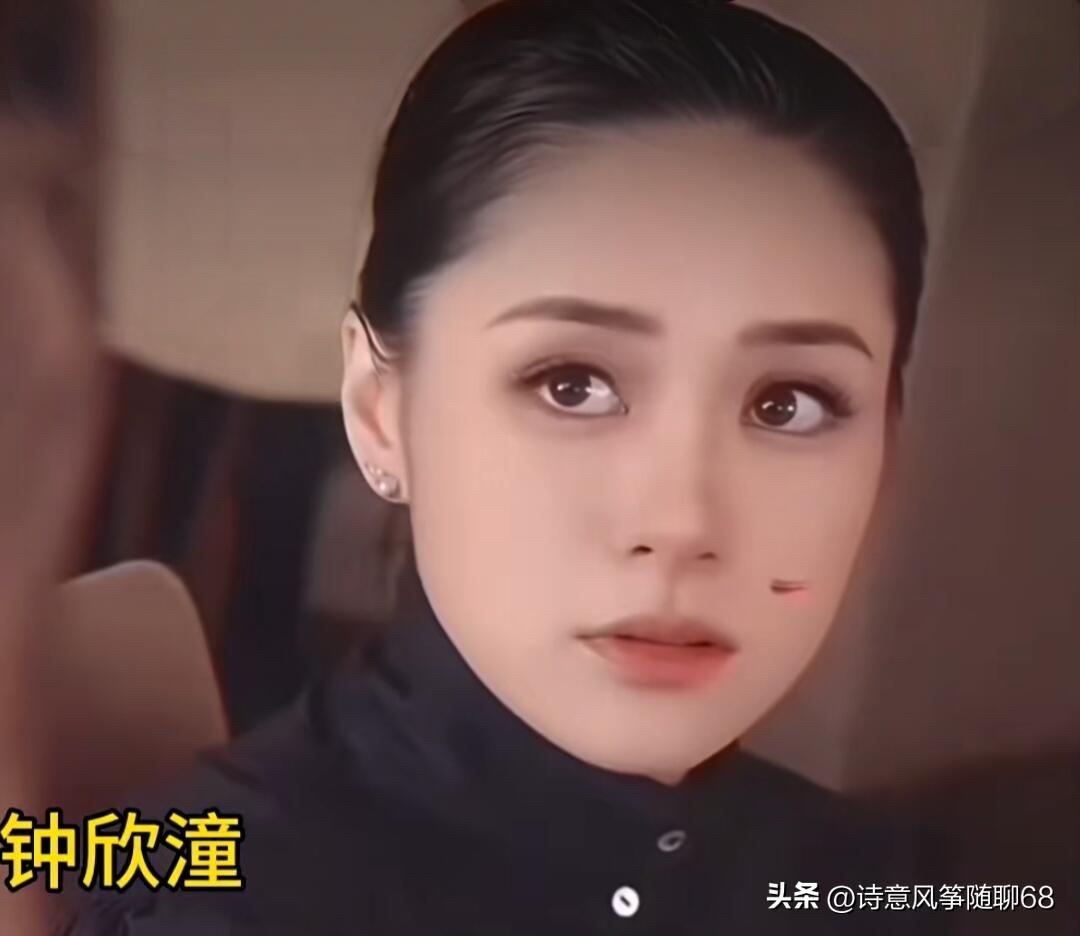 钟欣潼和董洁的颜值比对，董洁年轻的时候是女人颜值的天花板，她宛如仙子，绝世容颜，