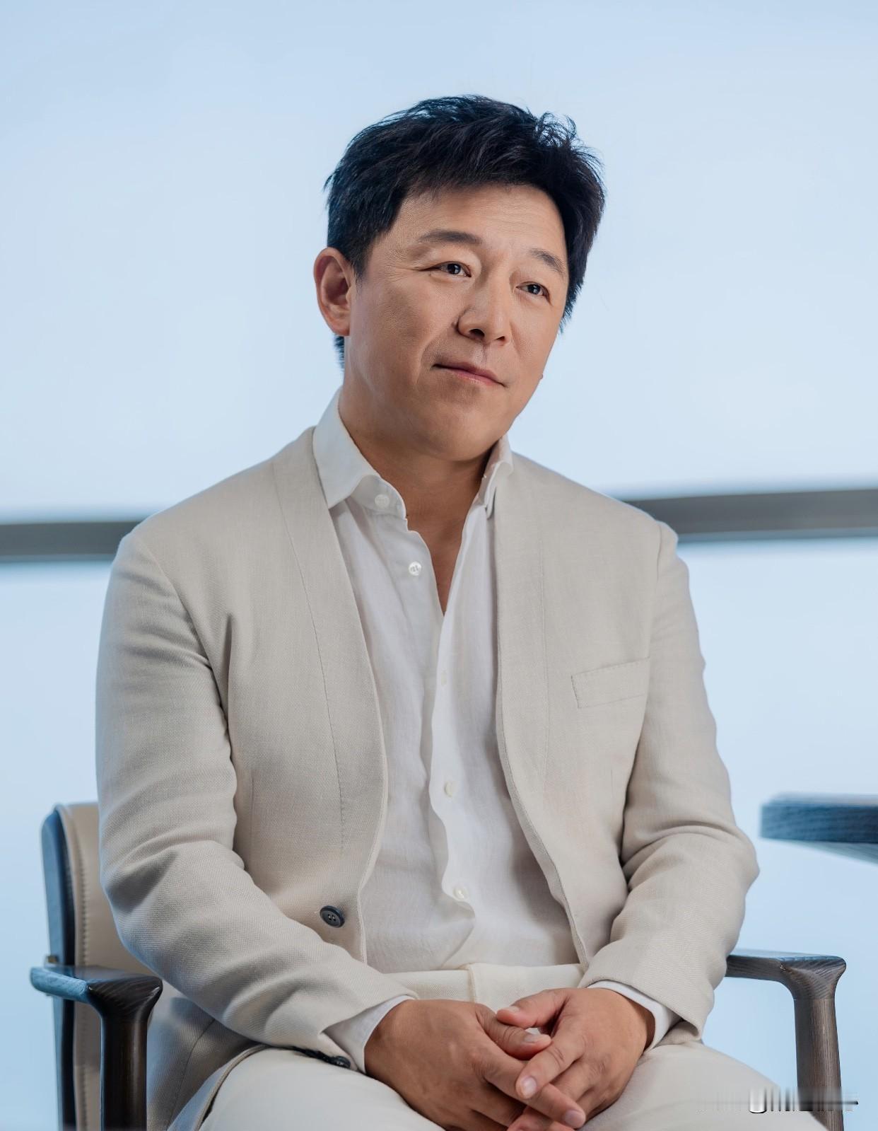粉丝：渤哥有个坏消息告诉你！
黄渤：说吧我扛得住
粉丝：你被《牛来》打败了
黄渤