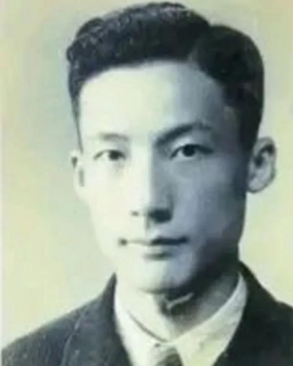 1949年，毛人凤下令处死朱君友。朱君友在坦然赴死的过程中，突然发现枪决他的2名