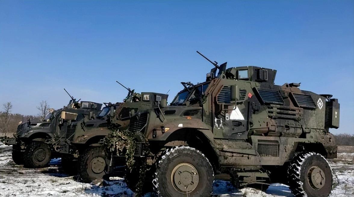 美分析师捅出大消息，乌方多起袭击的背后是西方情报在操盘，最近俄乌那边不太平，一会