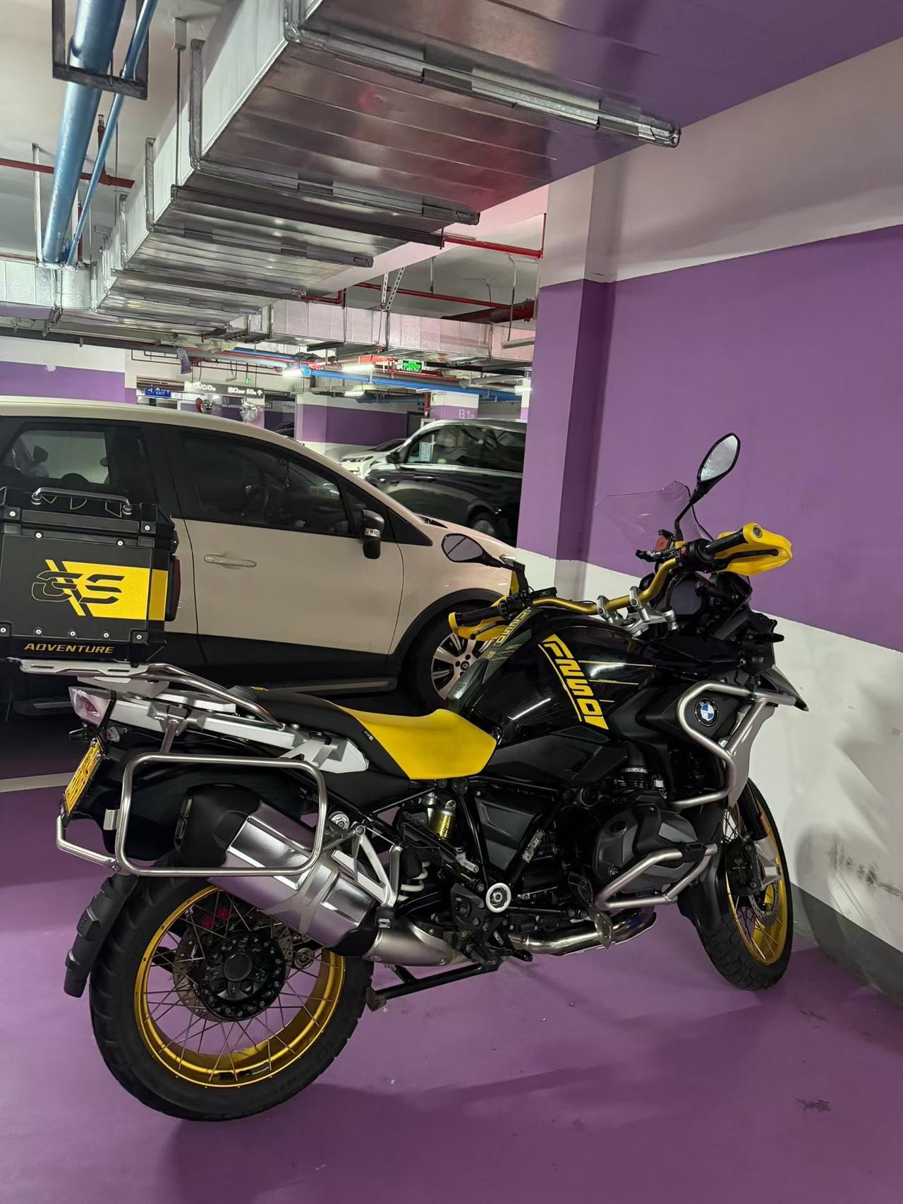 这车要10万以上吗？宝马牌摩托车！