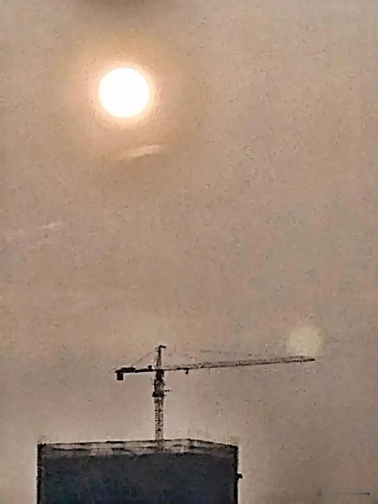 人老智力真的是绝对走向衰退。
机关老王又喊去衡阳市热闹的潇湘苑喝茶。
他已先在等