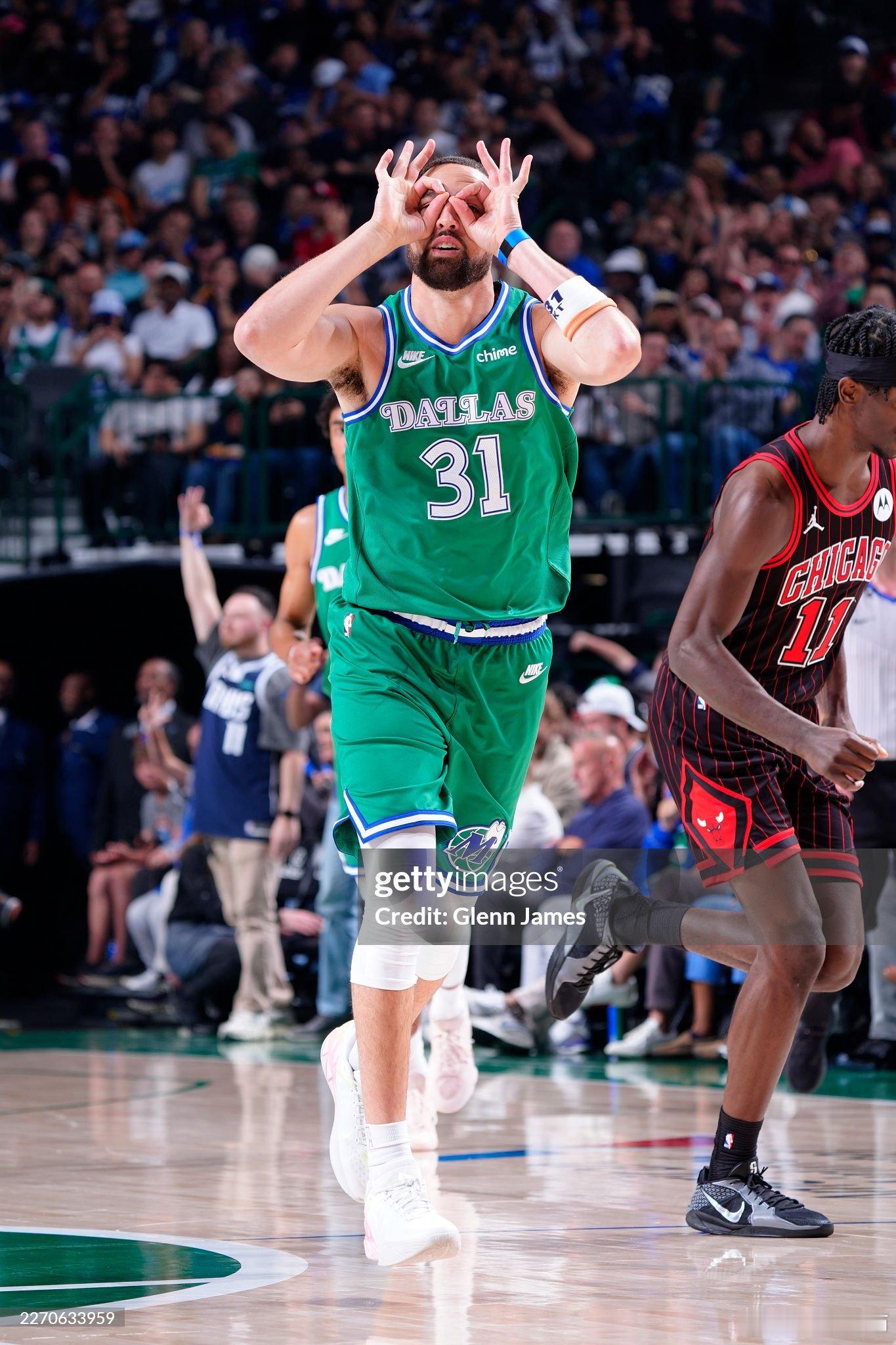 MFFL 汤普森接受采访。“我深爱篮球，一生都热爱这项运动。它是我世间最挚爱的运