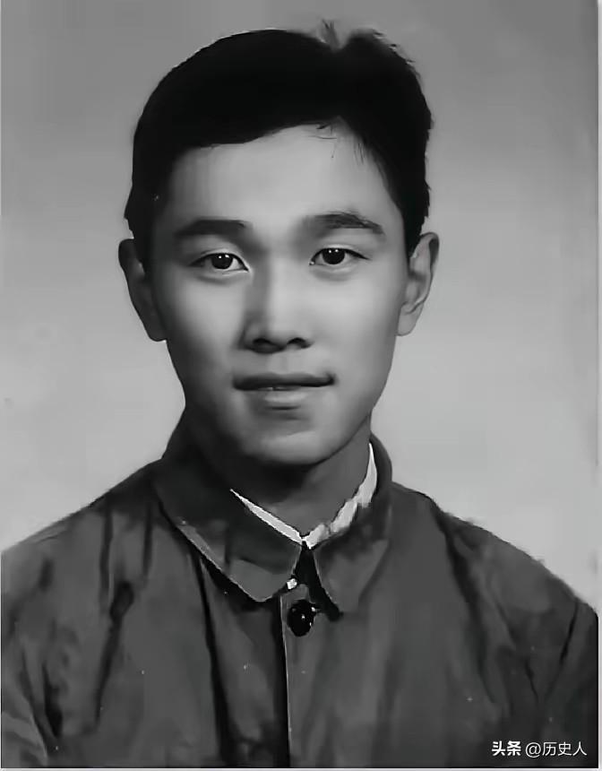 抗战惊心一幕：汉奸夜审地下党，打到一半发现是自家亲戚
 
抗战时，一汉奸夜审地下