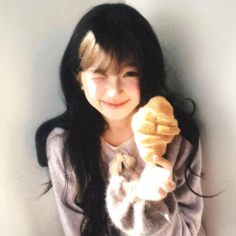 𝙒𝙚𝘾𝙝𝙖𝙩｜ins氛围感头像｜小众女生头像｜图源网络侵删 