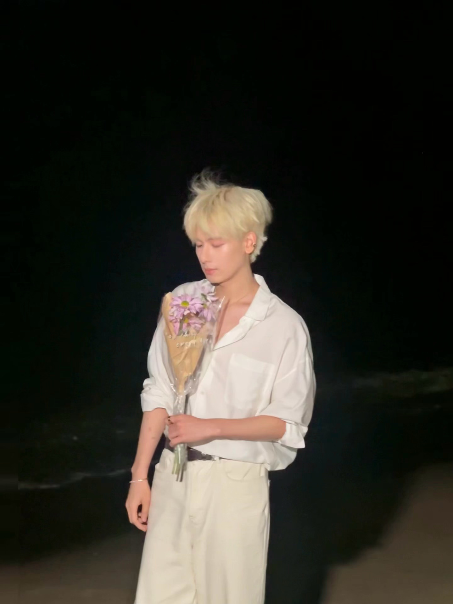 海边金发小胡  胡先煦金发帅得我有心事了