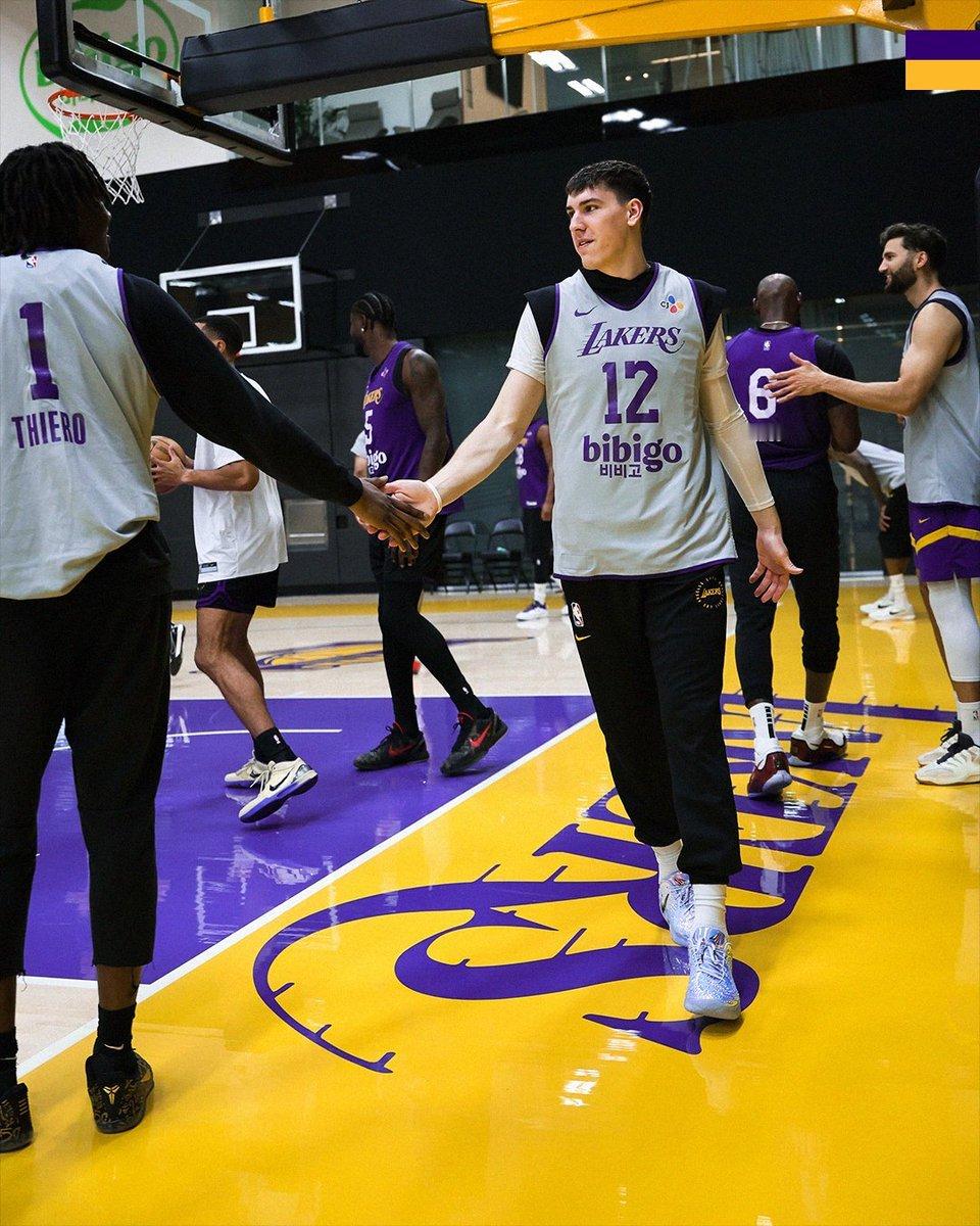 训练训练，明日主场迎战火箭火箭vs湖人