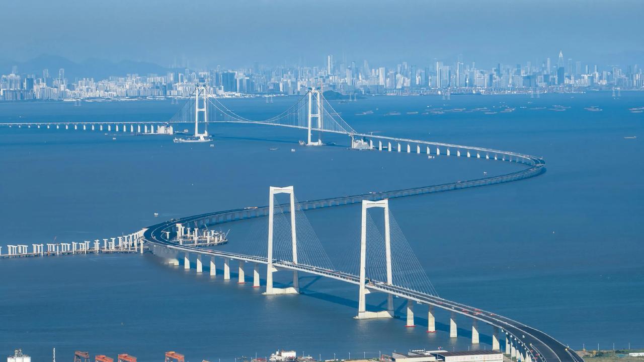 粤港澳大湾区到底有多牛？
据海关统计，2026年1-9月，粤港澳大湾区所属城市的