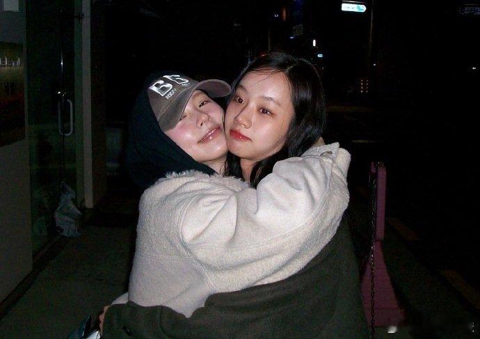 李惠利赵美延连续三年一起过圣诞 李惠利和赵美延的圣诞之约来到第三年！合照里两位状