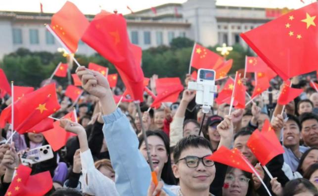 为什么美国打伊拉克不用找证据、俄罗斯进格鲁吉亚不用问联合国，而中国在自家南海种个