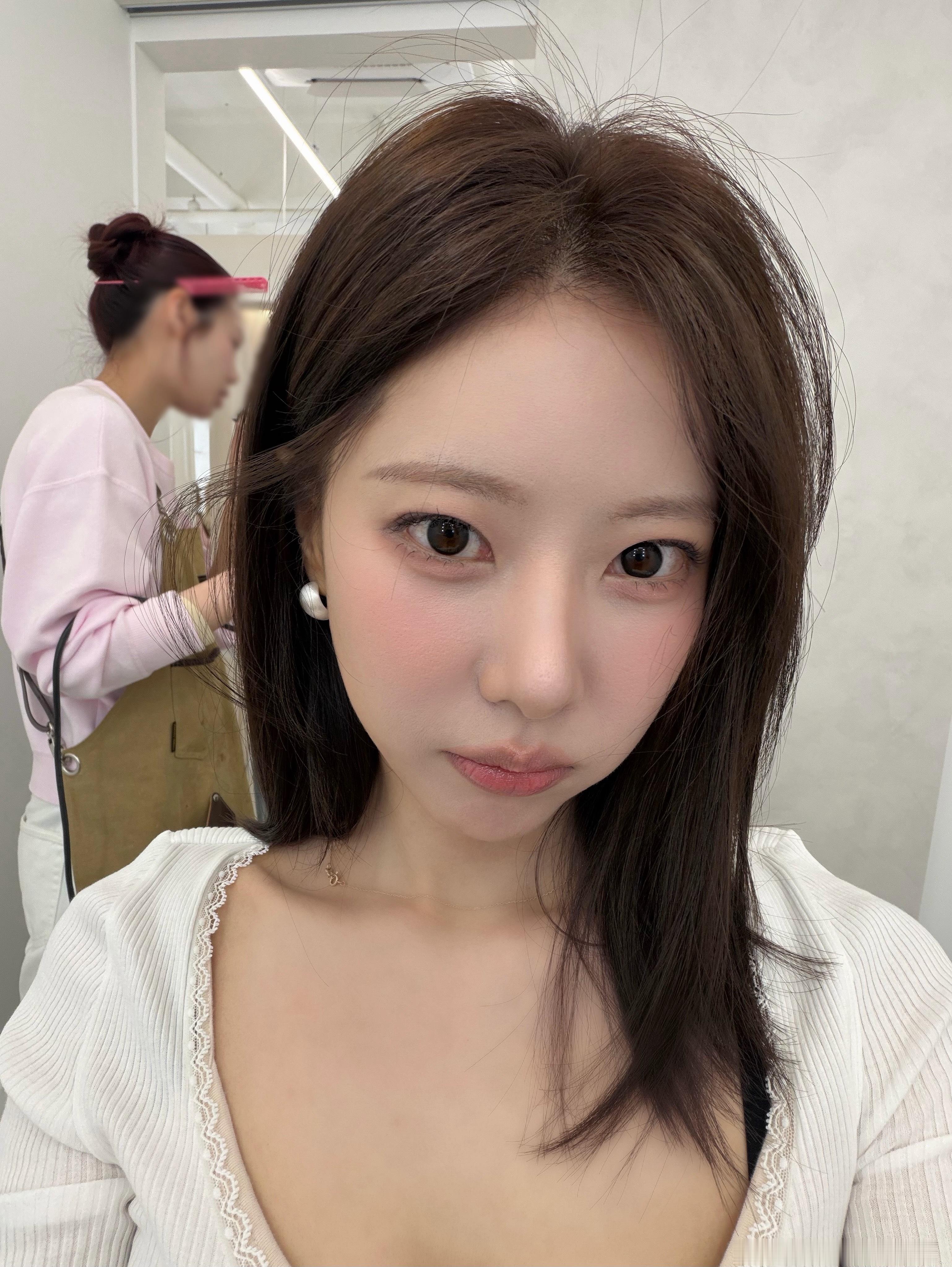 高敏英近期plog中长发也美美的 