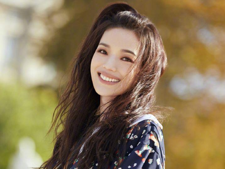 2022年，记者问“爷爷不泡茶”的创始人张露:“爷爷不泡茶，这个品牌为什么要起这