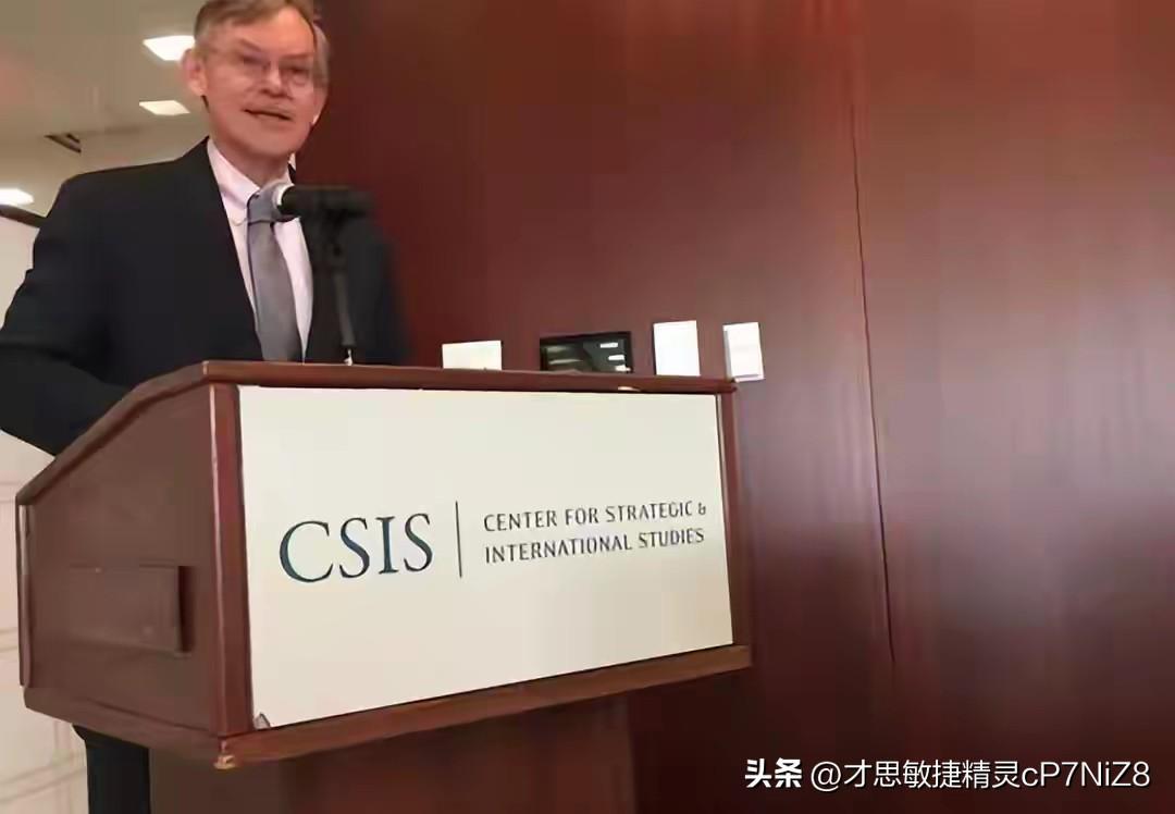 美国不敢对中国开战？英国学者一语道破：中国不止核武器一个底牌
 
英国权威声音早