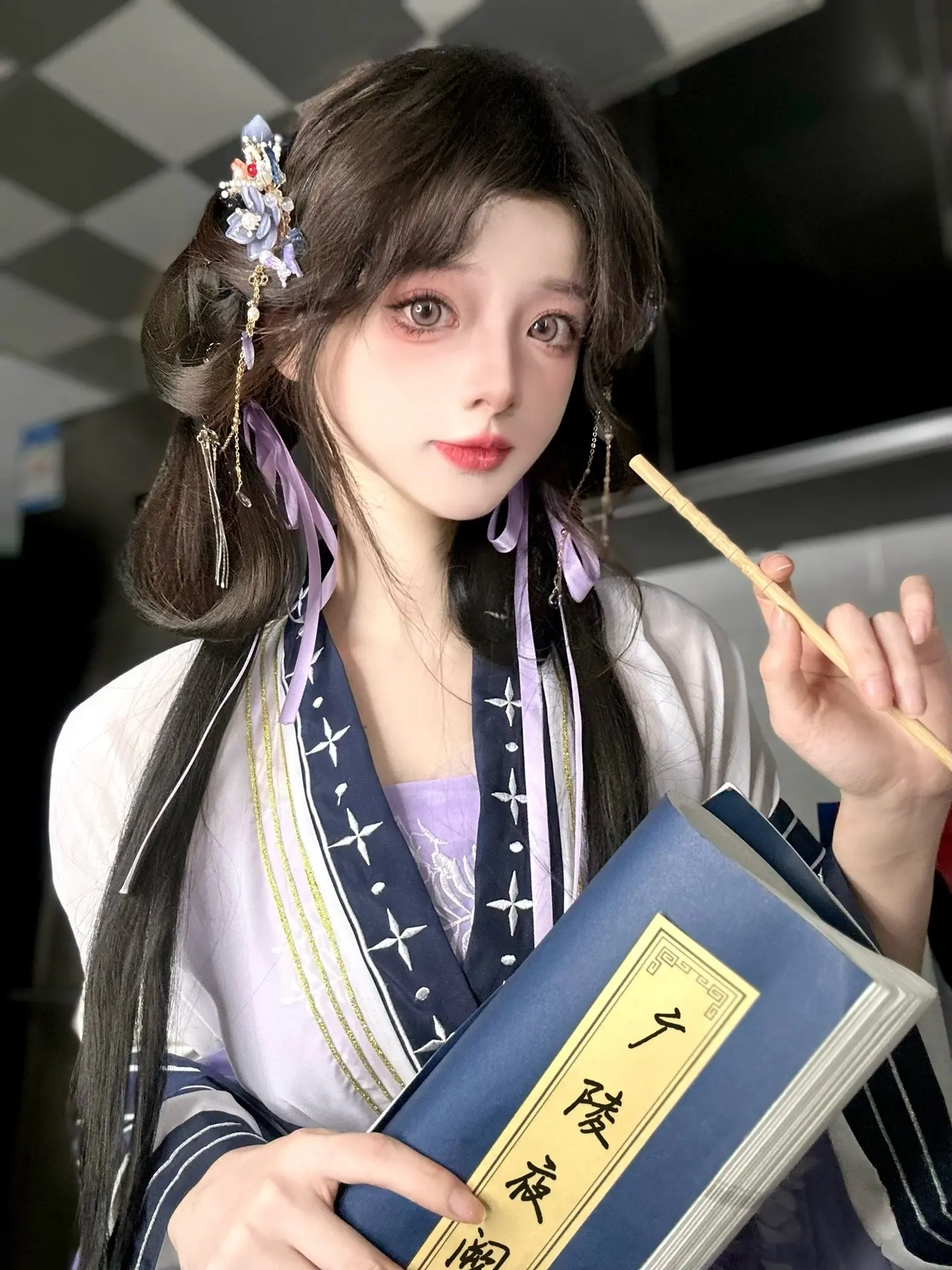发给周郎看的… 发给广陵王看的… 发给严白虎看的…