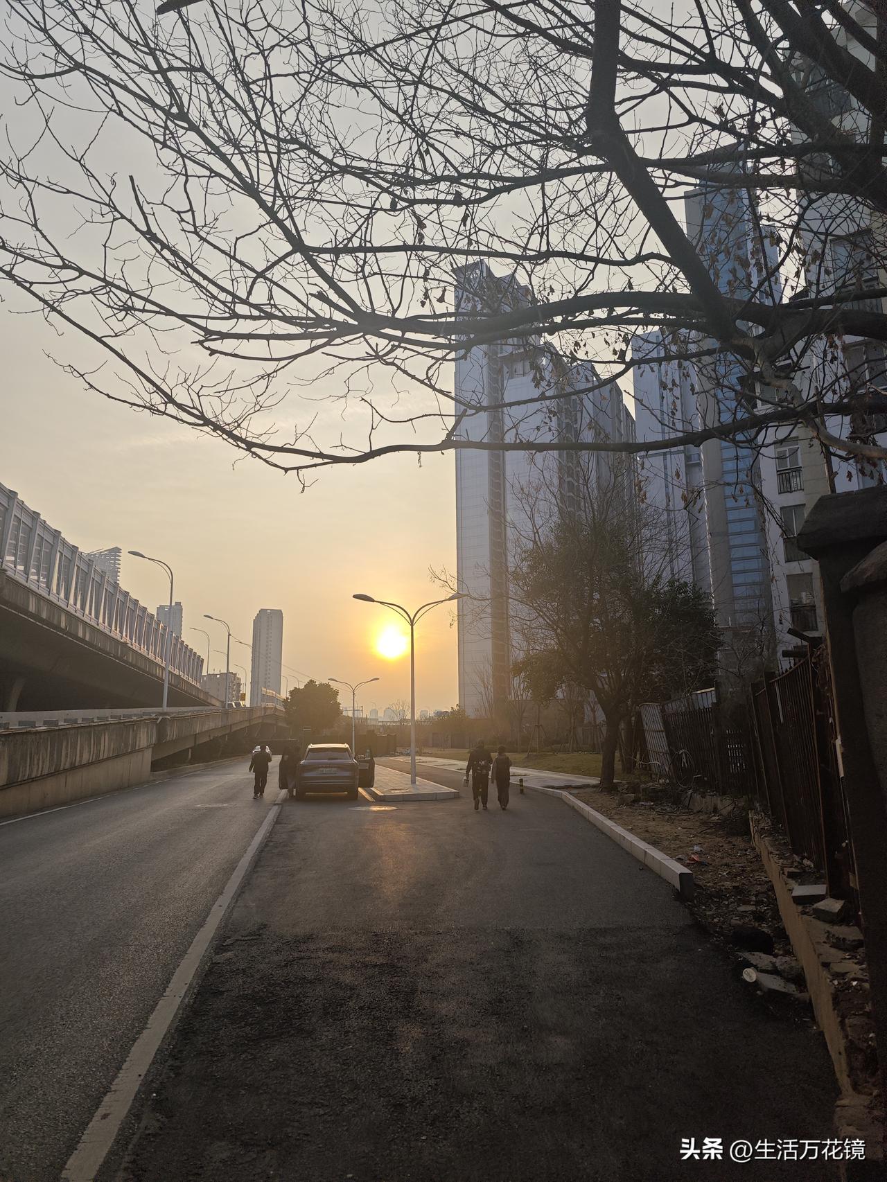 记录我的2026夕阳无限好的武汉街景。