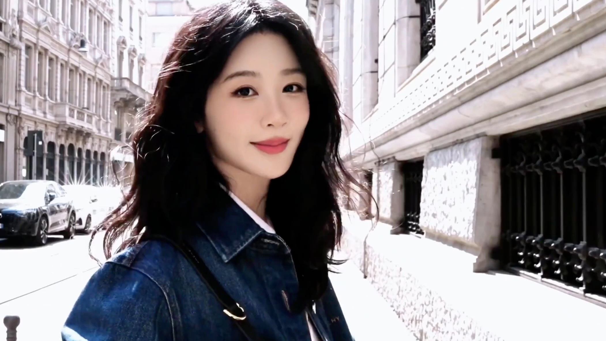 杨紫晒粉丝的信 💜路人偶遇被杨紫美貌征服 💜杨紫在米兰签完你的签你的 谈何容