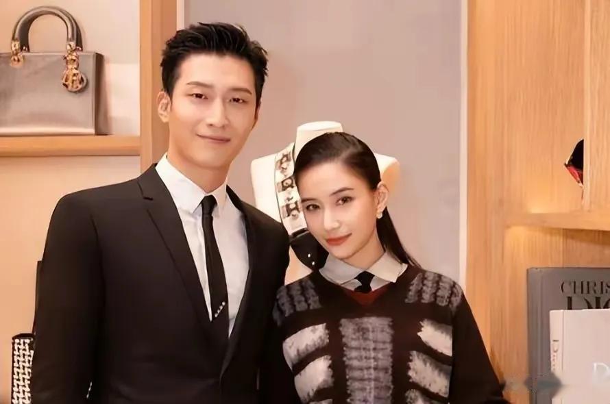 传他俩婚变肯定是假的，人家蜜月期还没过，怎么可能？