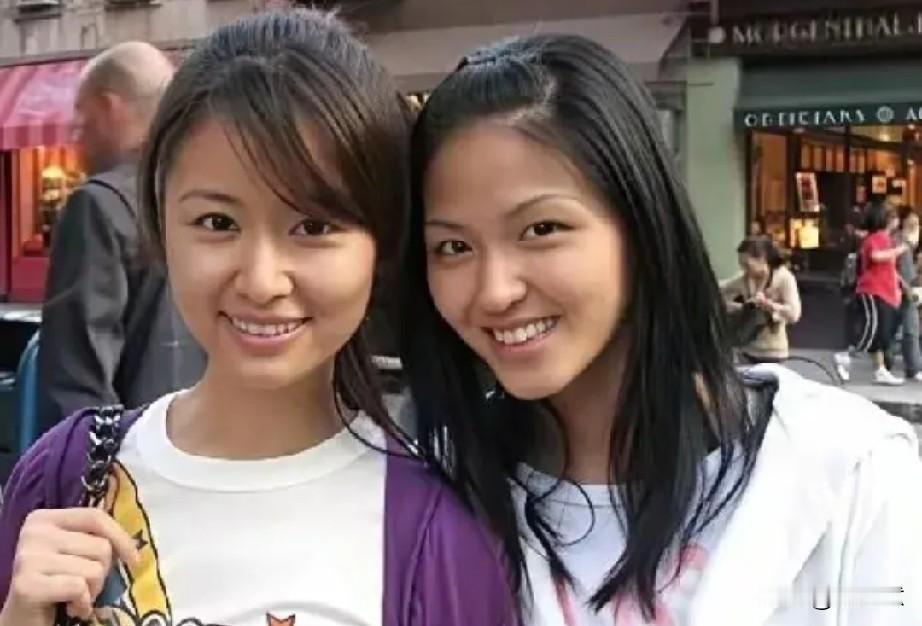 都说姐姐漂亮，其实妹妹也不差[奸笑]