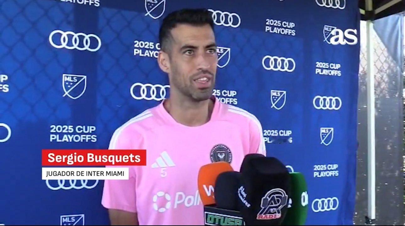 你会以球员身份重返诺坎普球场吗？ 布斯克茨：我很想去拜访诺坎普，但我的球员生涯已