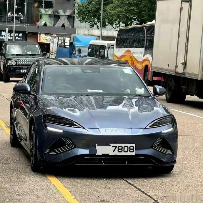 为什么在香港看比亚迪就像豪车呢？在内地看就没有这种感觉？ 