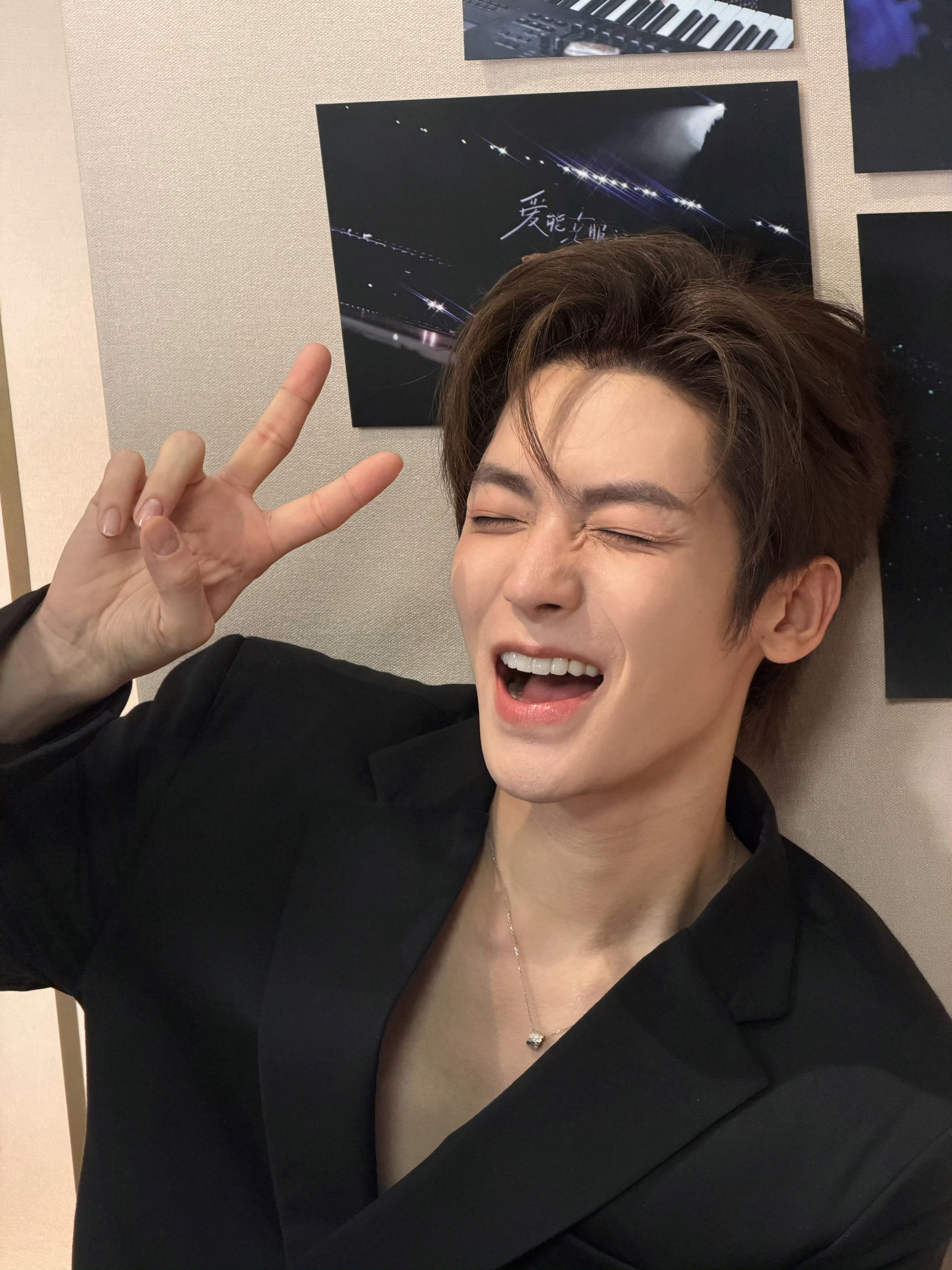 希望你能像昨天一样那么开心🥹侯明昊