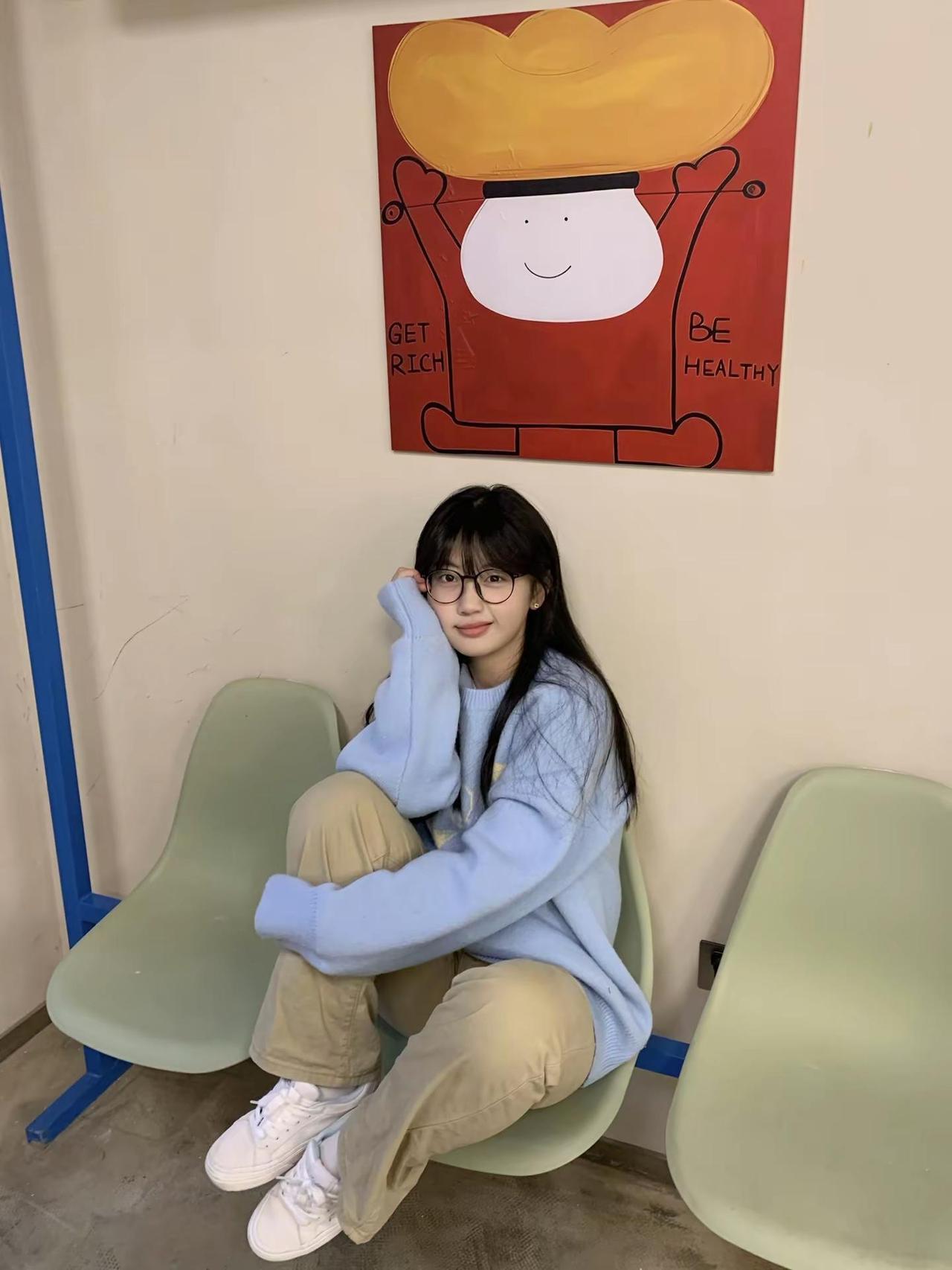 想把自己变帅只为了衬托你。