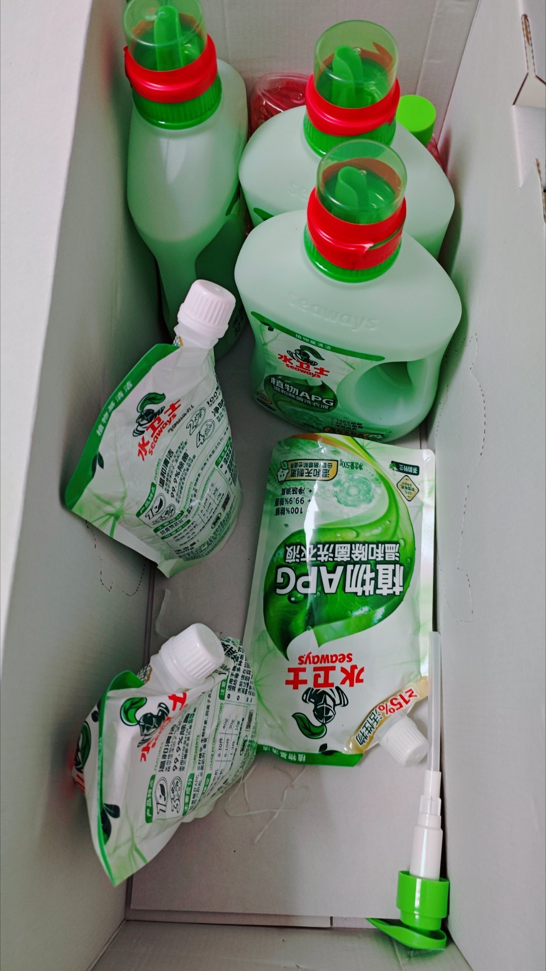 我突然get到你们买周边的乐趣了！王一博代言水卫士