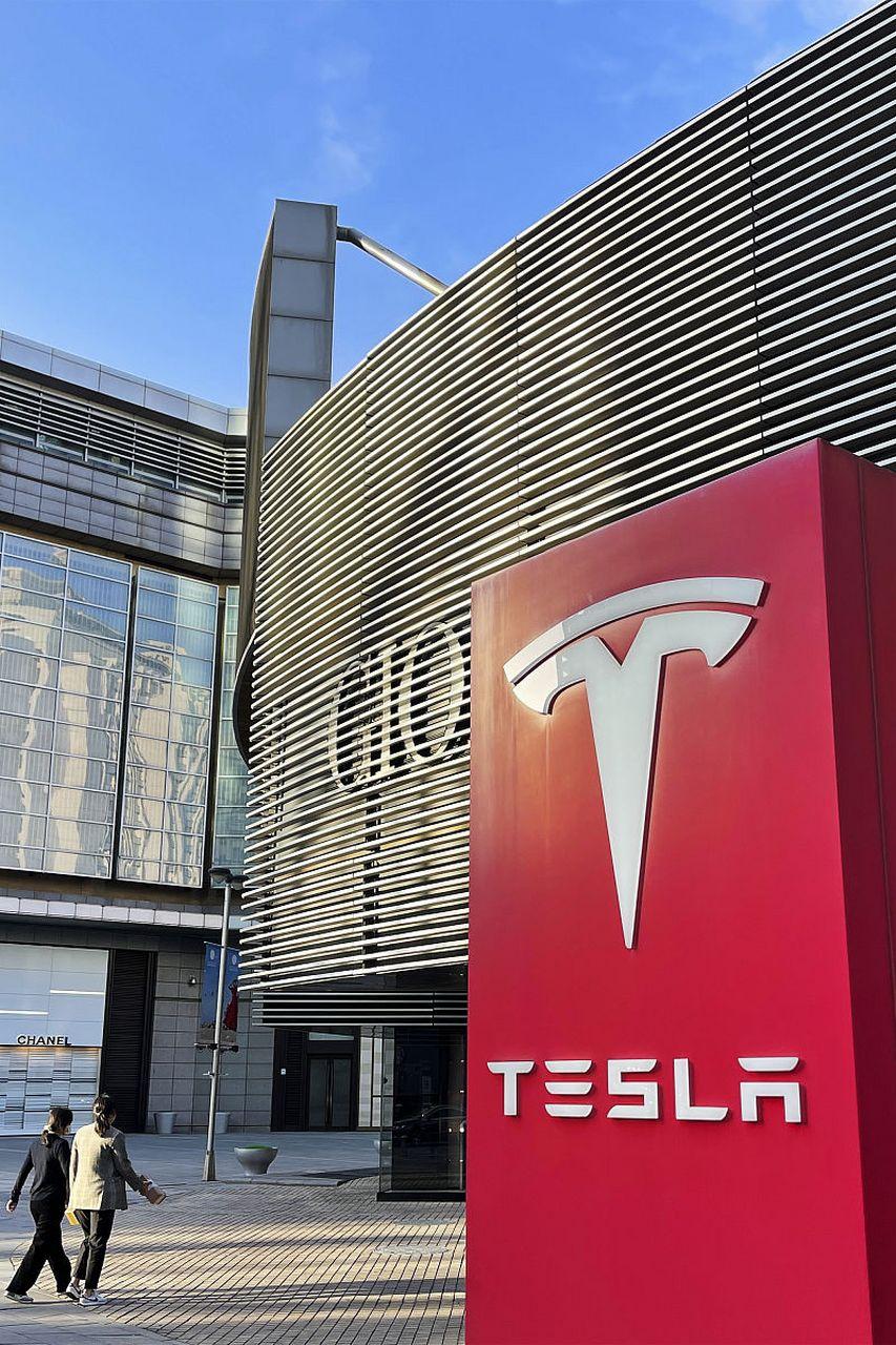 别等了，特斯拉小型SUV不会来了！

4月10日，有消息称，特斯拉或在开发一款全