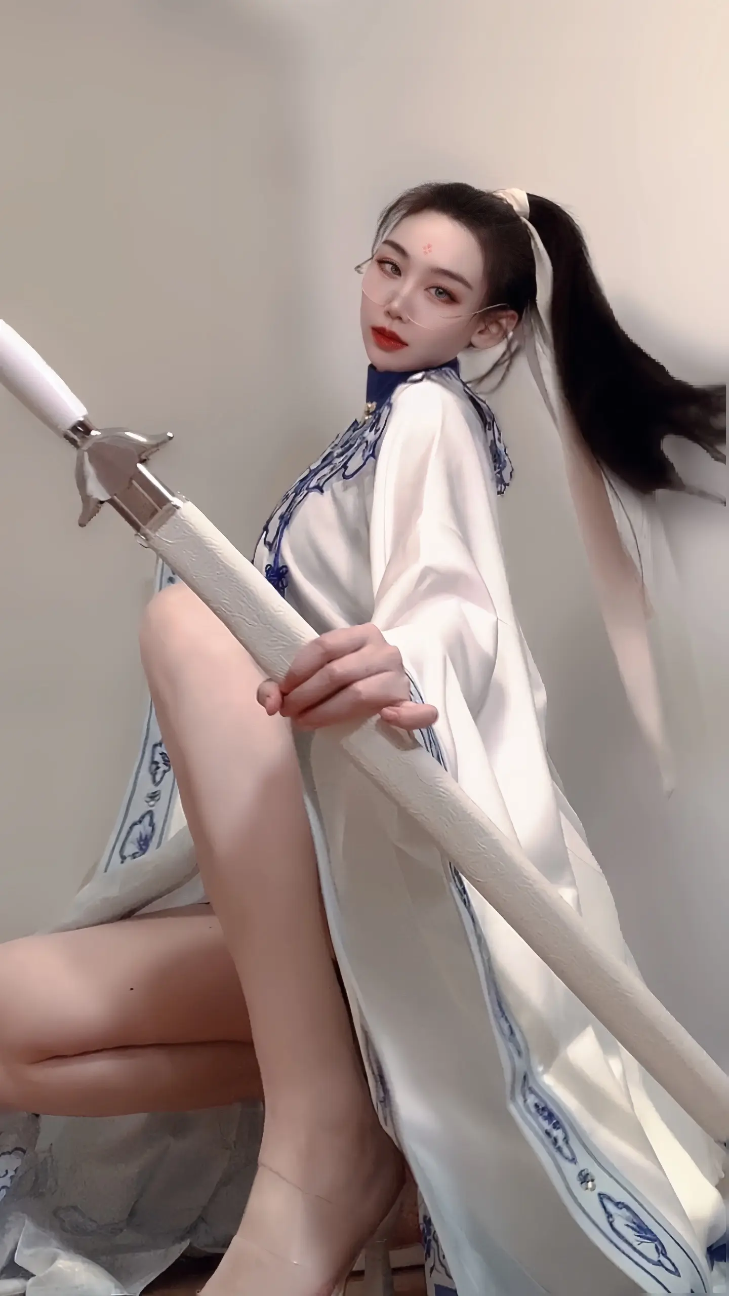 50岁依然保持好状态之。感情和欲望都是虚假且折磨人的  只有一个人安静...
