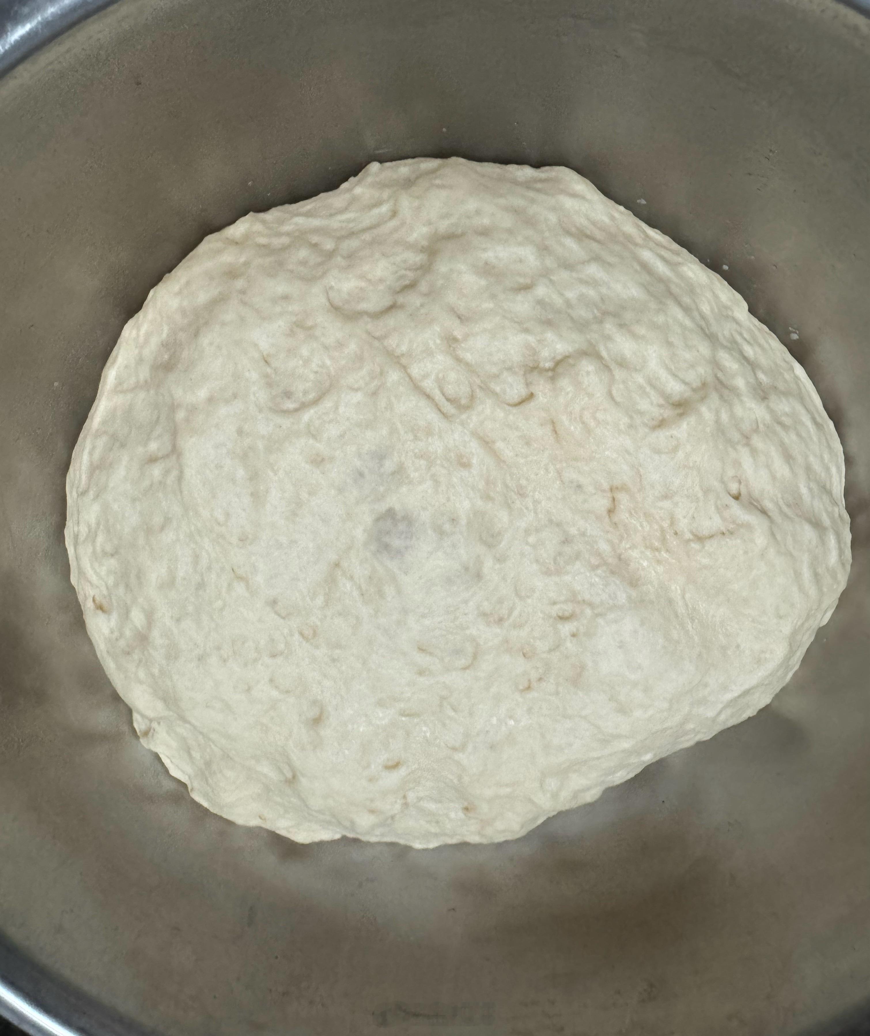 网上再吵吵，不如我手里的面团能发起来重要 ​​​