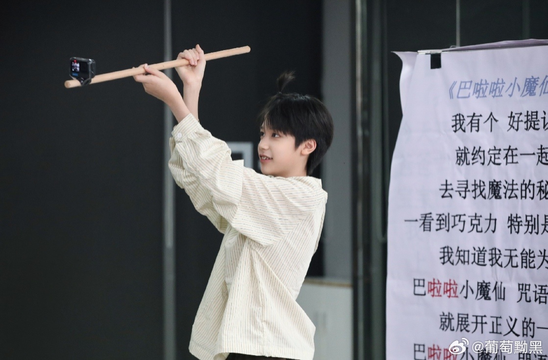 还想再看我儿扎小辫子 