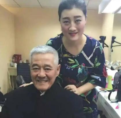 当年，赵本山将23岁的葛珊珊叫到面前说：反正你长得也不漂亮，索性就牺牲形象，你的