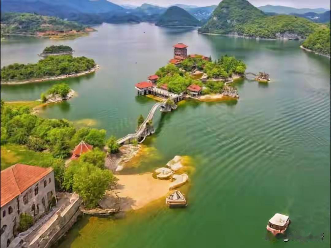 夫妻之间最伤人的不是吵架，而是这4种隐形攻击

很多人以为，婚姻里最伤人的就是激