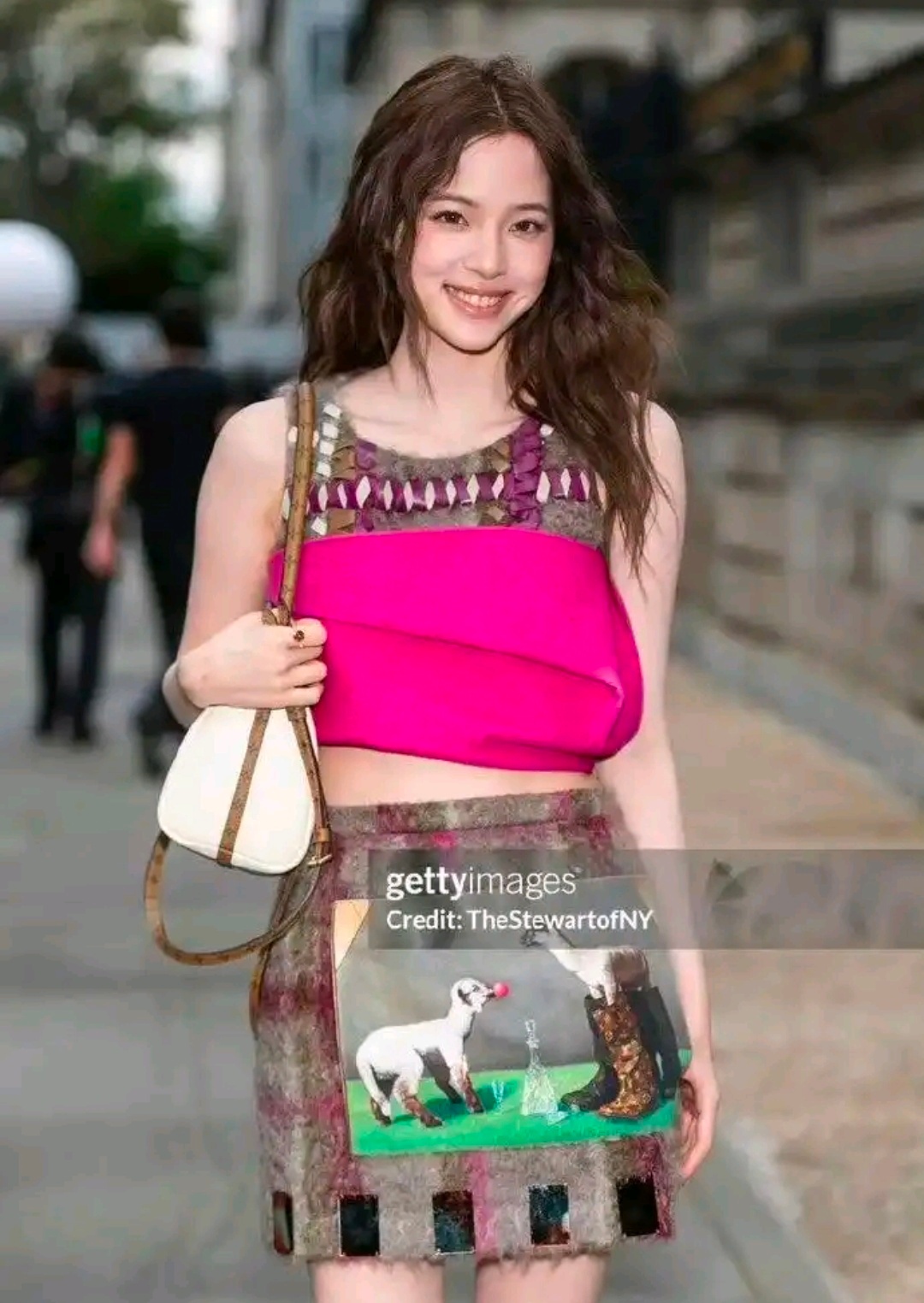 欧阳娜娜LV大秀把G社镜头都抗住了，这个是真纯美 