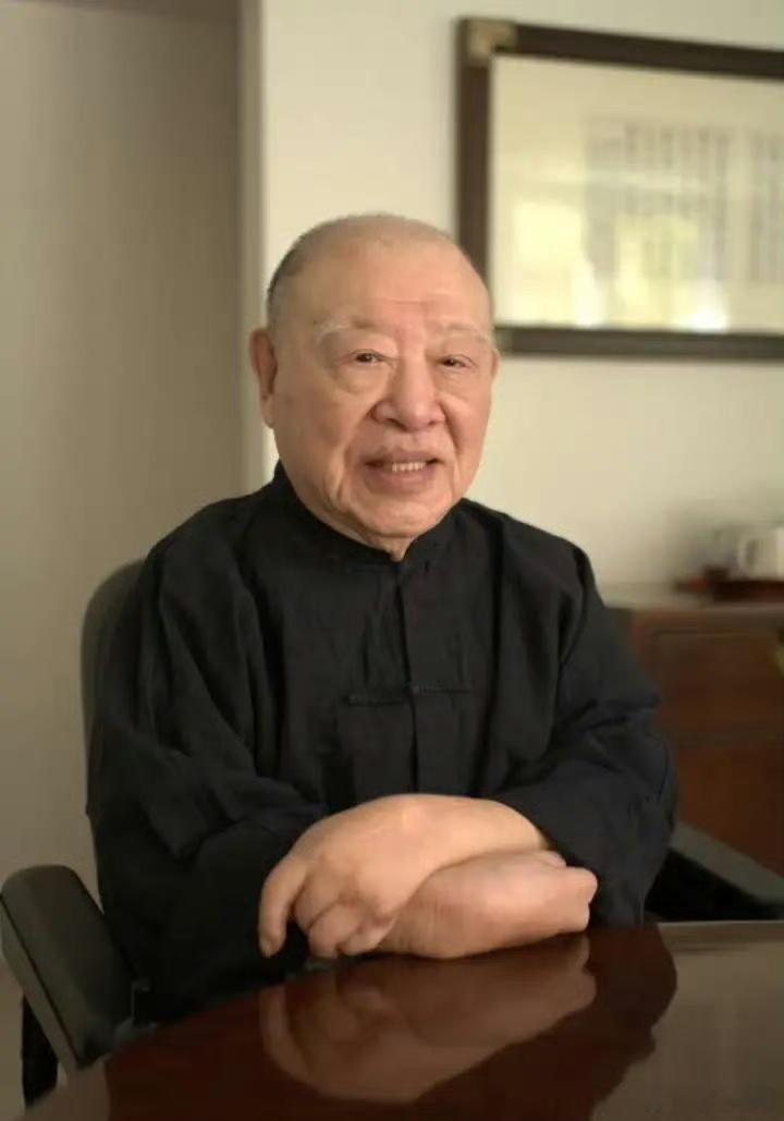 历史学家许倬云逝世2025年8月4日清晨，许倬云在美国宾夕法尼亚州匹兹堡去世，享