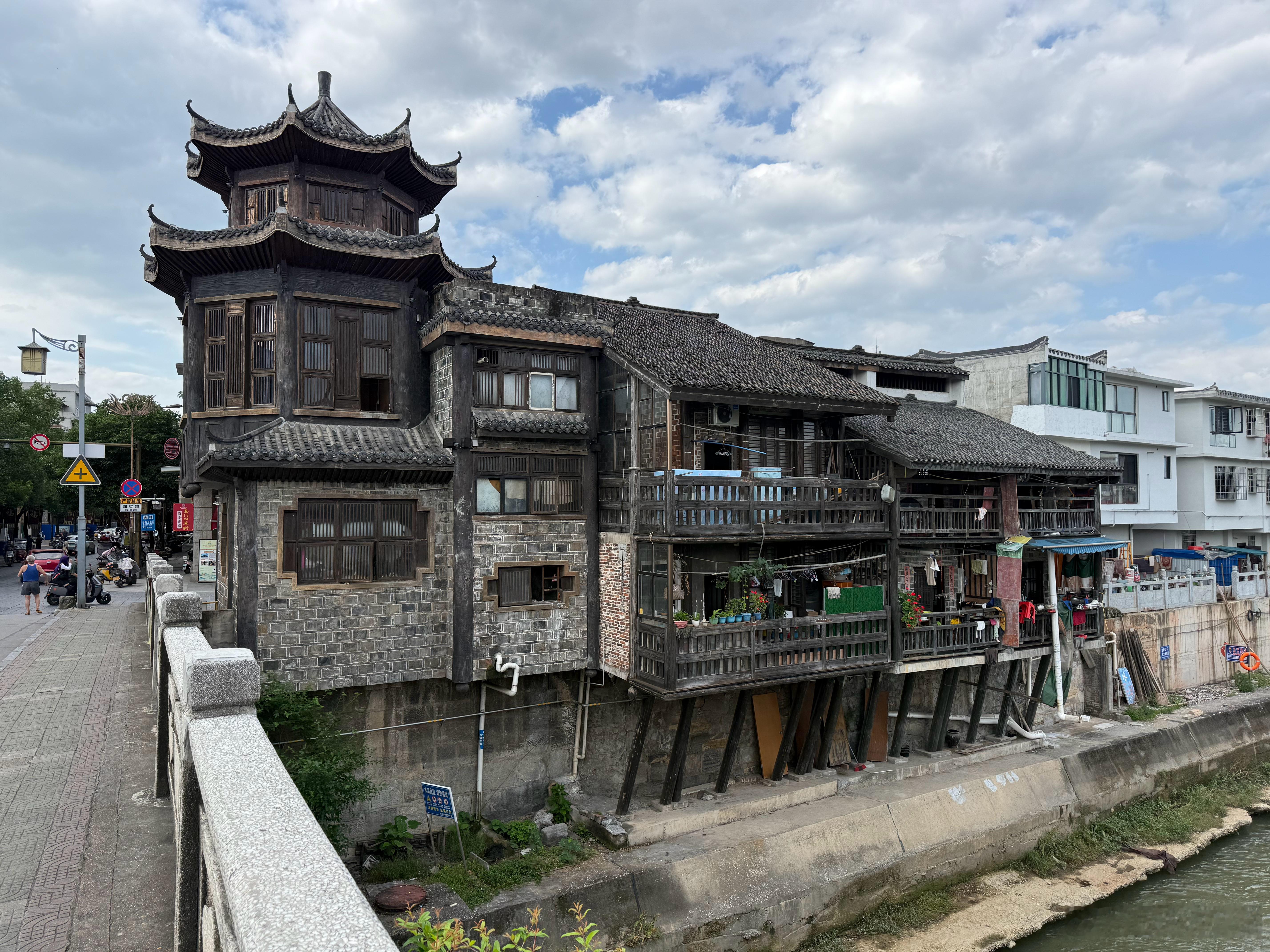 武冈市，赧水河边的风景。 武冈