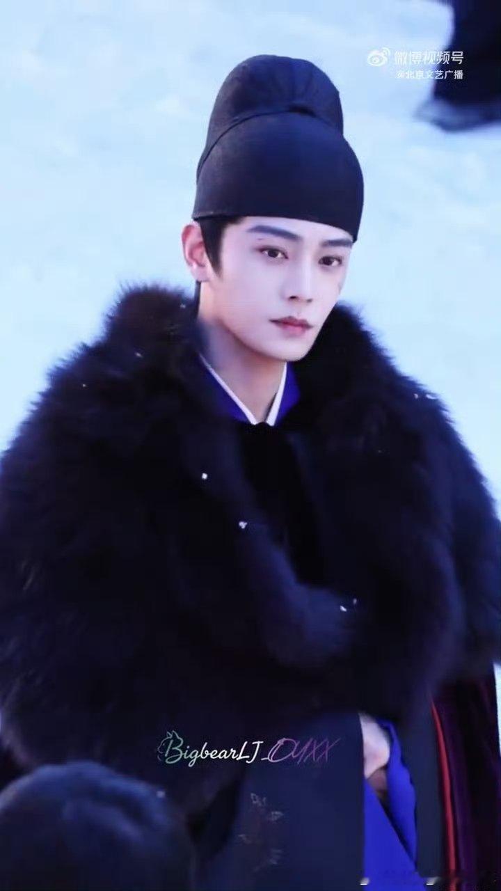 丁禹兮司宫令雪中大氅造型司宫令 雪中独立，大氅加身，自带矜贵气场，古偶男主天花板