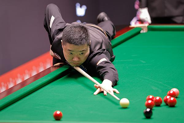 丁俊晖击落咖啡球，世锦赛开门红！
 
北京时间4月20日晚，在2026斯诺克世锦