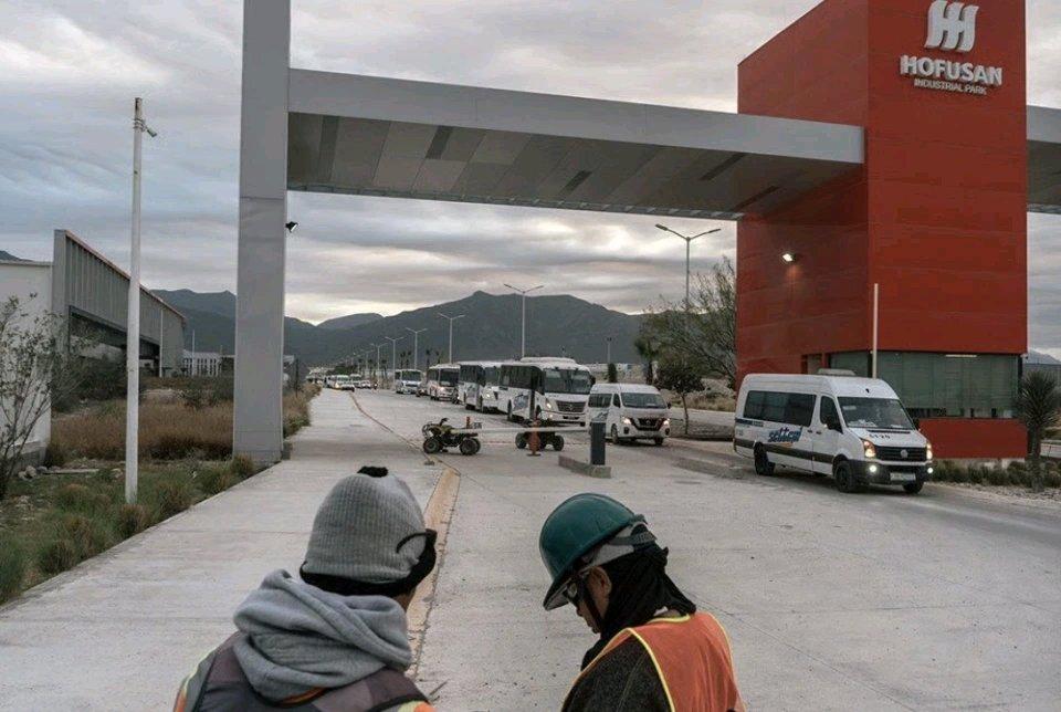 墨西哥，对中国打工人们来说，是个复杂的地方。这里暴乱和犯罪频发，走在街上都得时刻