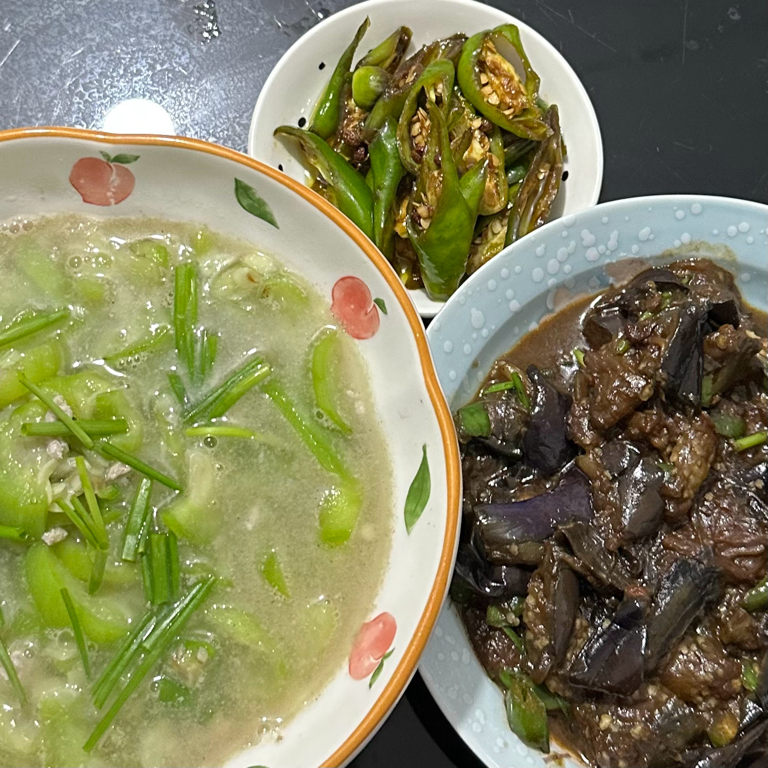 跟网上学的腌青椒 味道可以 就可惜这个青椒没辣味