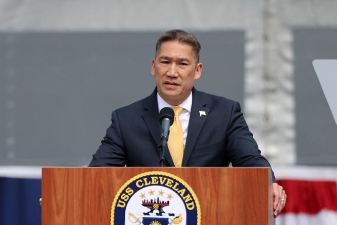 美国海军代理部长高雄21日在国会听证会上表示，为确保美军有充足弹药用于对伊朗的“