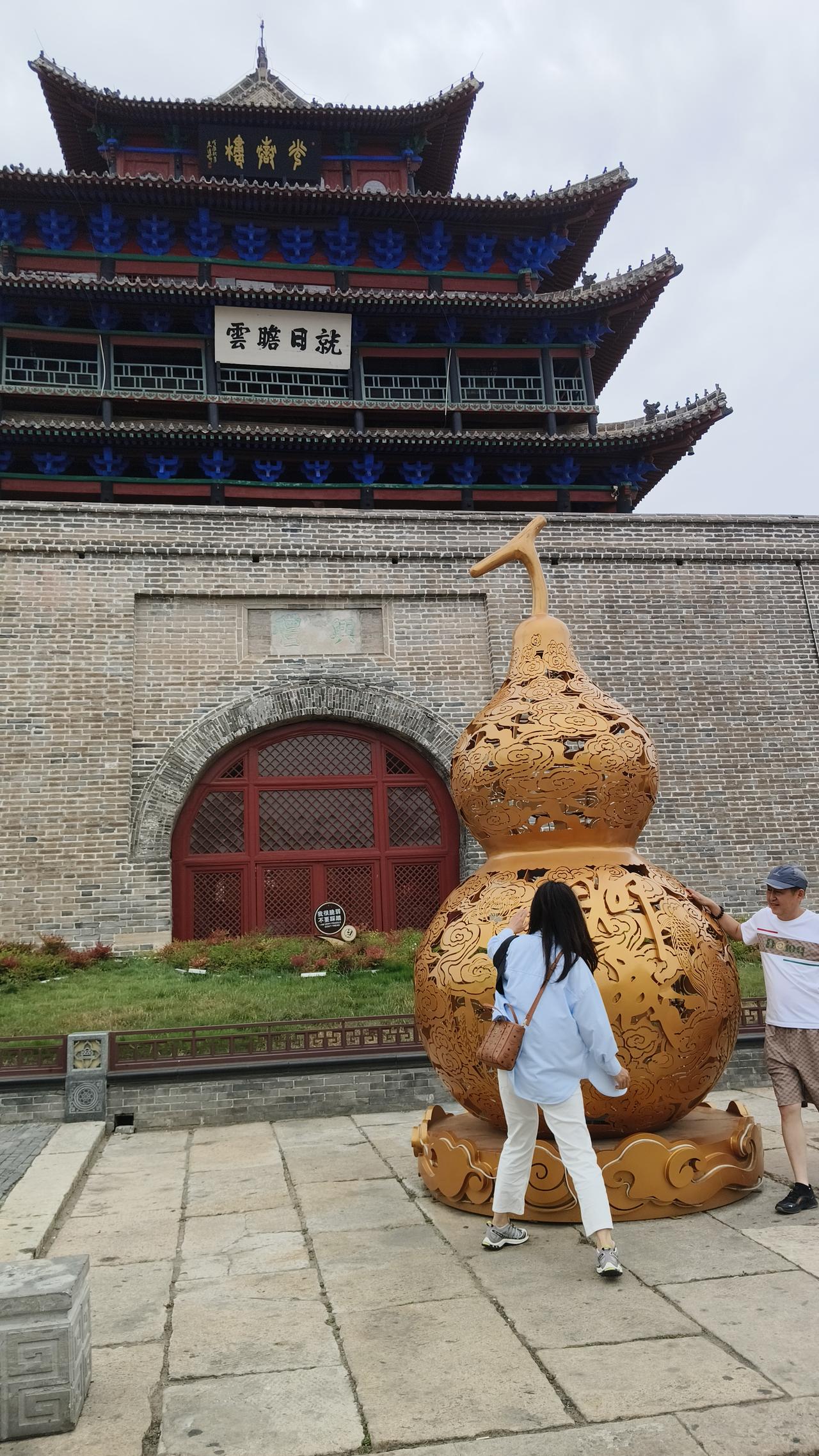 聊城真的是把历史文化街区给彻底“盘活”了！

走在米市街历史街区，那种修旧如旧的