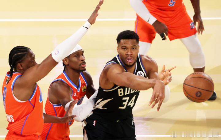 近日，NBA名宿雷吉·米勒在《Dan Patrick Show》节目中谈到了字母